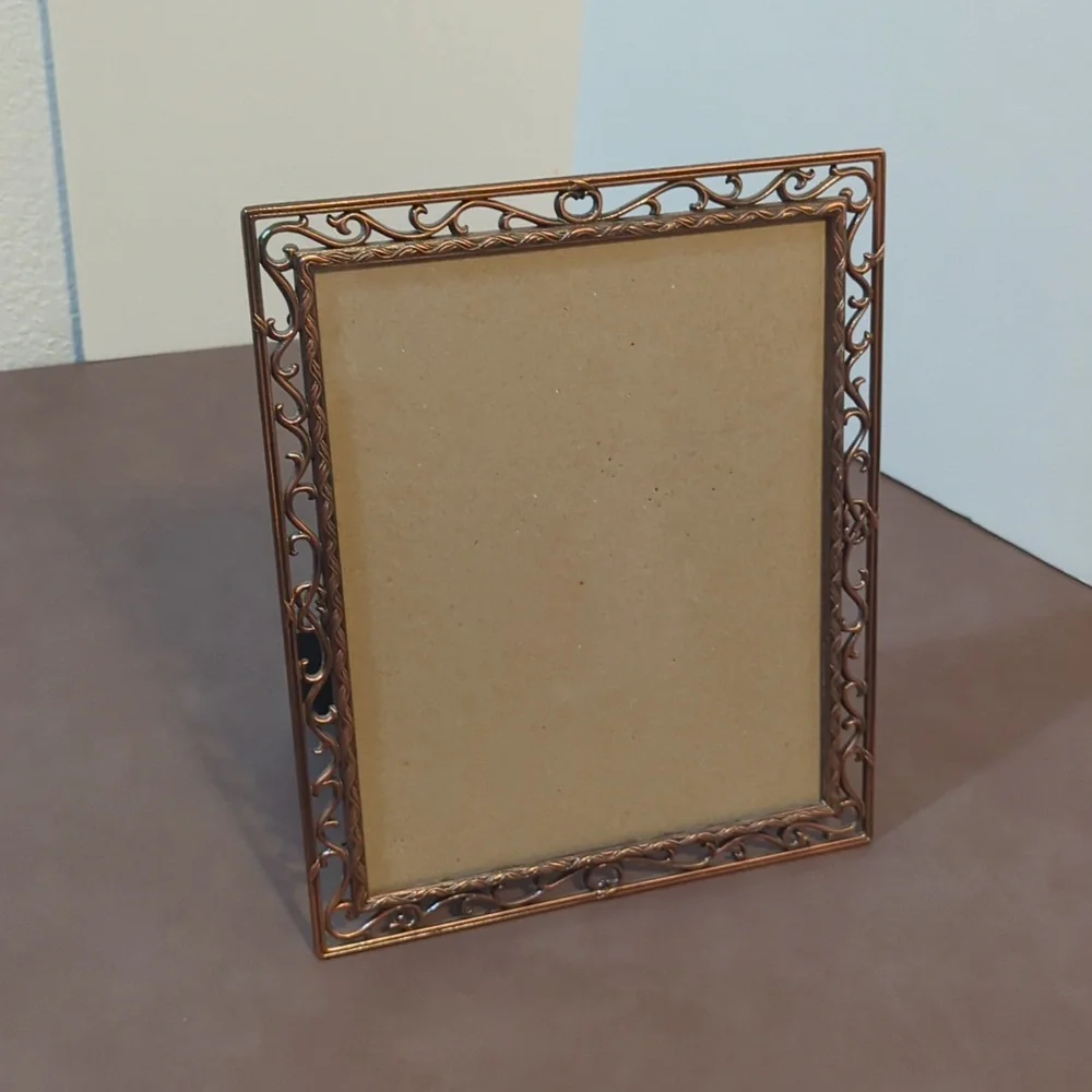 Connoisseur Picture Frame 8” x 10”  #L5CIW4 #1812L5